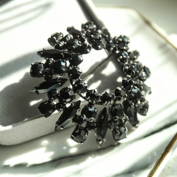 Jewelry - SHERMAN Black Rhinestone Dome Brooch